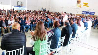 Con Bordet y Bahl presentes, hubo “foto de unidad” del peronismo de Concordia de cara a octubre.