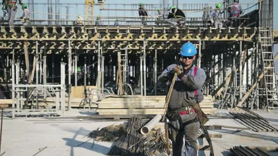 La actividad industrial creció 10,1% en noviembre y la construcción subió 8,4%