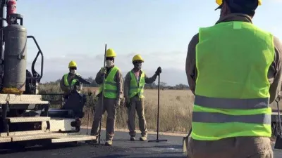 La construcción se hundió 48,6% en mayo y la industria cayó 26,4% interanual