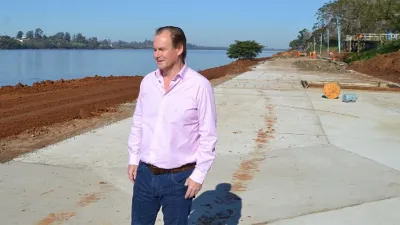 Bordet recorrió la construcción de la Costanera Nebel de Concordia que registra un 50 por ciento de avance.