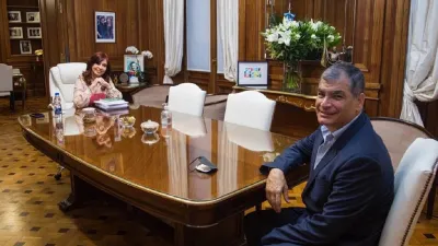 Cristina Kirchner recibió en el Senado a Rafael Correa