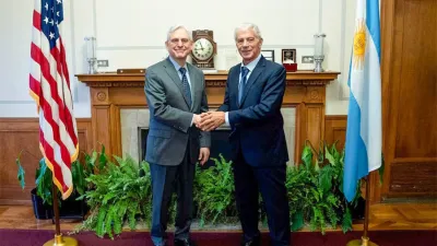Merrick Garland y Cúneo Libarona en Washington.