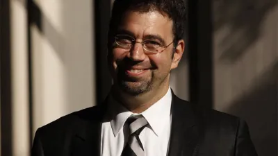 El economista turco, Daron Acemoglu, es uno de los más prestigiosos del mundo, afirma que esta pandemia es un punto de inflexión, como lo fue la peste negra, y advierte que la crisis desnudó cuán inadecuadas son muchas de nuestras instituciones.