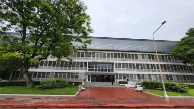 Según datos obtenidos del presupuesto Plurianual 2021 – 2023 de la Provincia de Entre Ríos, el Ministerio Publico de la Defensa recibe un 50% menos de recursos que el Ministerio Público Fiscal, órgano que sólo atiende causas penales.