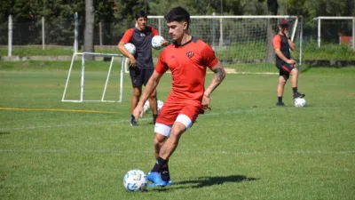 A la espera de un nuevo DT, Patronato volvió a las prácticas en La Capillita