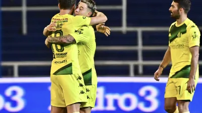  Aldosivi derrotó a Rosario Central y festejó por segunda vez en el torneo