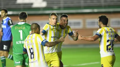 Rosario Central se lo dio vuelta a Banfield y festejó con dos gritos de Marco Ruben