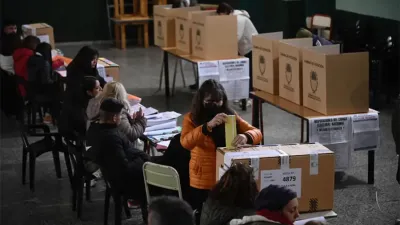 Santa Fe va a las urnas y un país aguarda su resultado.