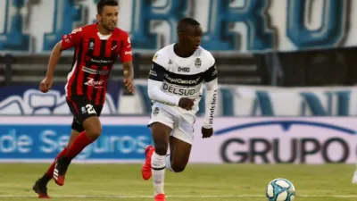 Patronato sufrió un duro revés ante Gimnasia en el regreso oficial del fútbol argentino