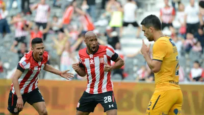 Estudiantes derrotó a Rosario Central y le dio una mano a Patronato en la tabla de abajo