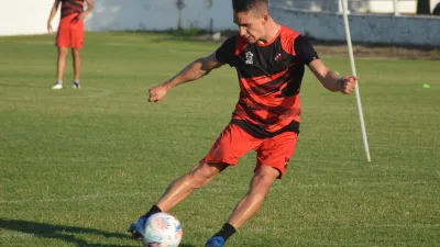 Iván Delfino apostará por un póker de cambios para visitar Florencio Varela