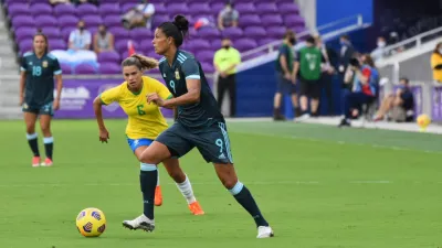 Fútbol: con presencia entrerriana, Argentina cayó en su debut en la She Believes Cup