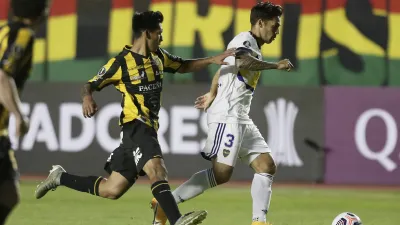 Boca sonrió en la altura de La Paz ante The Strongest en su debut por la Copa Libertadores