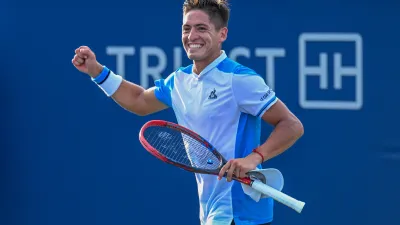 Tenis: Sebastián Báez avanzó en el US Open con un sólido triunfo ante Borna Coric