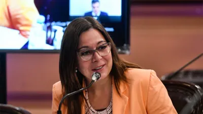 La diputada provincial, Mariana Farfán, destacó “al gobernador Bordet por reglamentar esta ley, y por tener la firme decisión de ampliar derechos para las y los entrerrianos”.