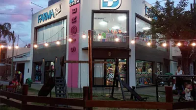 Cuatro mujeres policías quedaron detenidas por estar implicadas en la venta de mercadería robada a la cadena de farmacias Farmafull de Concordia.