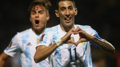 Argentina venció a Uruguay en el clásico rioplatense y se acercó al próximo Mundial