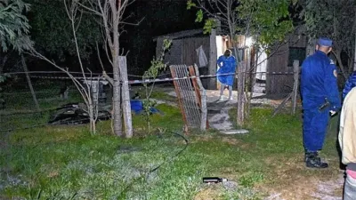 La víctima presentaba heridas de arma blanca. Su concubina fue localizada y detenida.