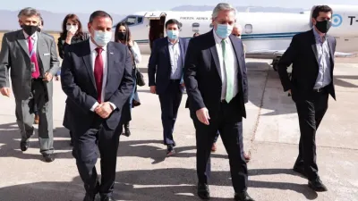 La comitiva que acompañó a Alberto Fernández incluyó a Daniel Arroyo