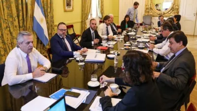 Fernández se reunió este lunes con el Gabinete