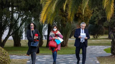 Fernández con Todesca y Raverta 