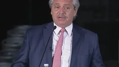 Alberto Fernández conferencia UIA 2020