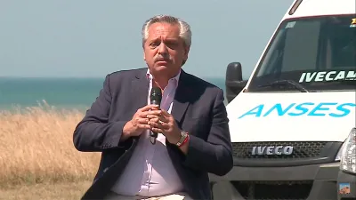 Alberto Fernández acto Verano Anses