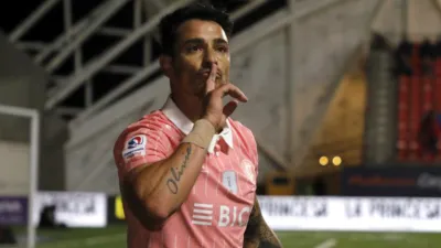 Un gol del entrerriano Fernando Zampedri le dio la victoria a la Universidad Católica