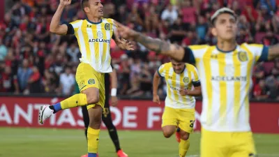 Con un triplete de Marco Ruben, Rosario Central goleó a Colón en Santa Fe