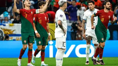 Fútbol: Portugal venció a Uruguay, clasificó a octavos y complicó a la “Celeste”