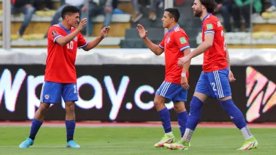 Chile venció a Bolivia en la altura de La Paz y alimentó su ilusión de jugar el Mundial