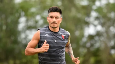 Por un desgarro, Colón de Santa Fe no contará con el entrerriano Paolo Goltz