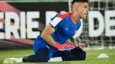 Santiago Mele firmó su contrato para seguir en Unión de Santa Fe