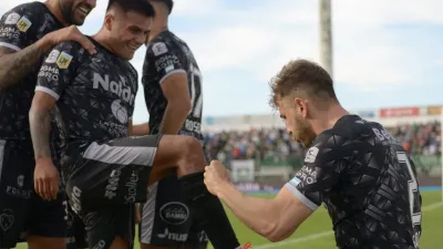 Sarmiento lo dio vuelta ante Defensa y Justicia y quedó en zona de clasificación