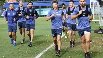Racing entrenó con la mente en Patronato, mientras se habla de la renovación de Gago