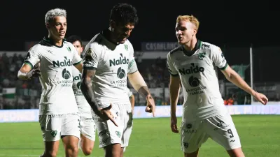 Sarmiento reaccionó y en menos de 20 minutos se lo dio vuelta a Rosario Central