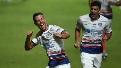 Fútbol: San Lorenzo venció a Rosario Central en un final caliente