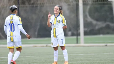 La entrerriana Virginia Coronel anotó por triplicado en la victoria de Rosario Central