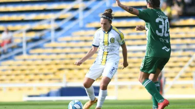 Fútbol: la entrerriana Virginia Coronel volvió a convertir para Rosario Central