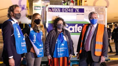 De izquierda a derecha: Santiago Cafiero, Cecilia Nicolini, Carla Vizzotti y Alberto Fernández.