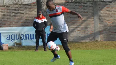 Con Nievas, Batalla y Barolín como novedades, Patronato viajó para enfrentar a Banfield