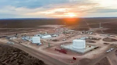 La construcción del gasoducto Néstor Kirchner permitirá incrementar la capacidad de transporte de gas desde la formación de Vaca Muerta hacia distintas localidades del centro del país.