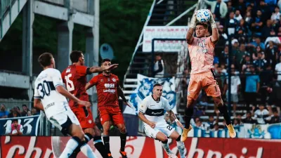 Gimnasia no pudo aprovechar la ventaja numérica y empató con Central Córdoba