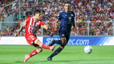 Talleres reaccionó ante Unión y festejó en una noche caliente en Santa Fe