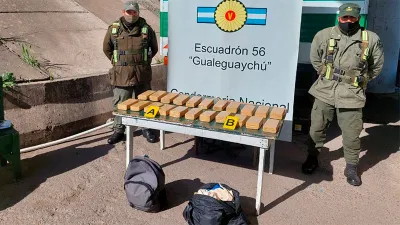 Incautaron casi 17 kilos de marihuana en un colectivo que circulaba por ruta 14