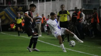 Godoy Cruz aprovechó los errores de Central Córdoba y festejó en Santiago del Estero