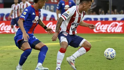 Tigre venció a Unión, que terminó con Corvalán en el arco por la expulsión de Cardozo