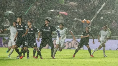 Banfield-Independiente y Platense-Defensa y Justicia se completarán este martes