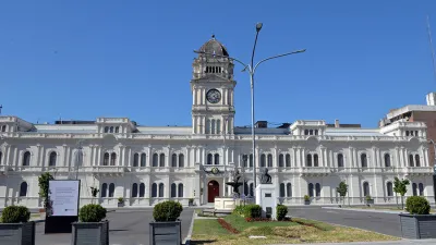 La mayoría de los organismos provinciales adhirieron al ejemplo del gobernador y recortaron salarios de los funcionarios políticos.