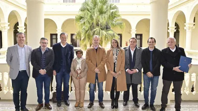 El gobernador Gustavo Bordet encabezó el acto de llamado a licitación y firmas de contrato para iniciar obras de infraestructura en distintas localidades de Entre Ríos por 6.000 millones de pesos.